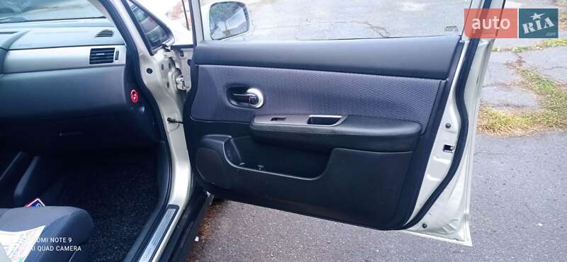 Хетчбек Nissan TIIDA 2008 в Вінниці