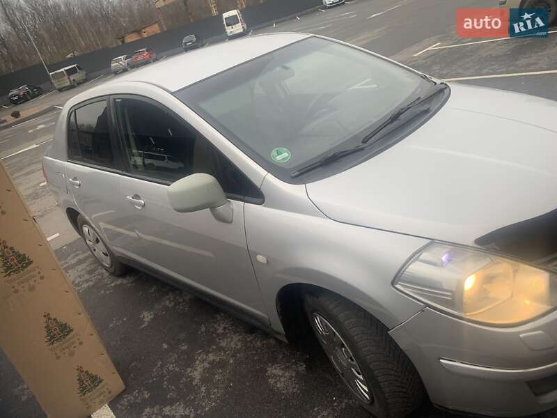 Седан Nissan TIIDA 2010 в Житомире фото 5 Седан Nissan TIIDA 2010 в Житомире