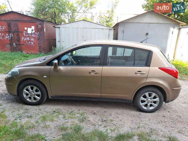 Хетчбек Nissan TIIDA 2008 в Львові