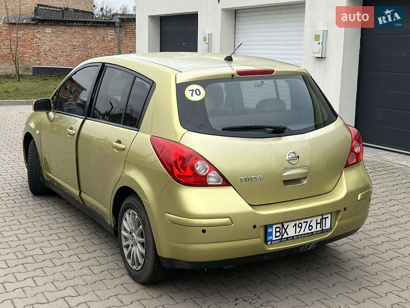 Хэтчбек Nissan TIIDA 2008 в Хмельницком