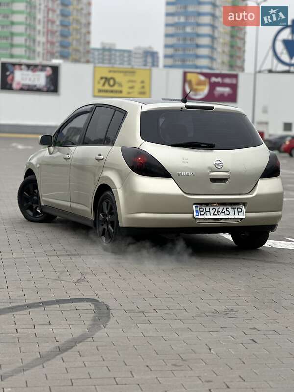 Хетчбек Nissan TIIDA 2006 в Одесі