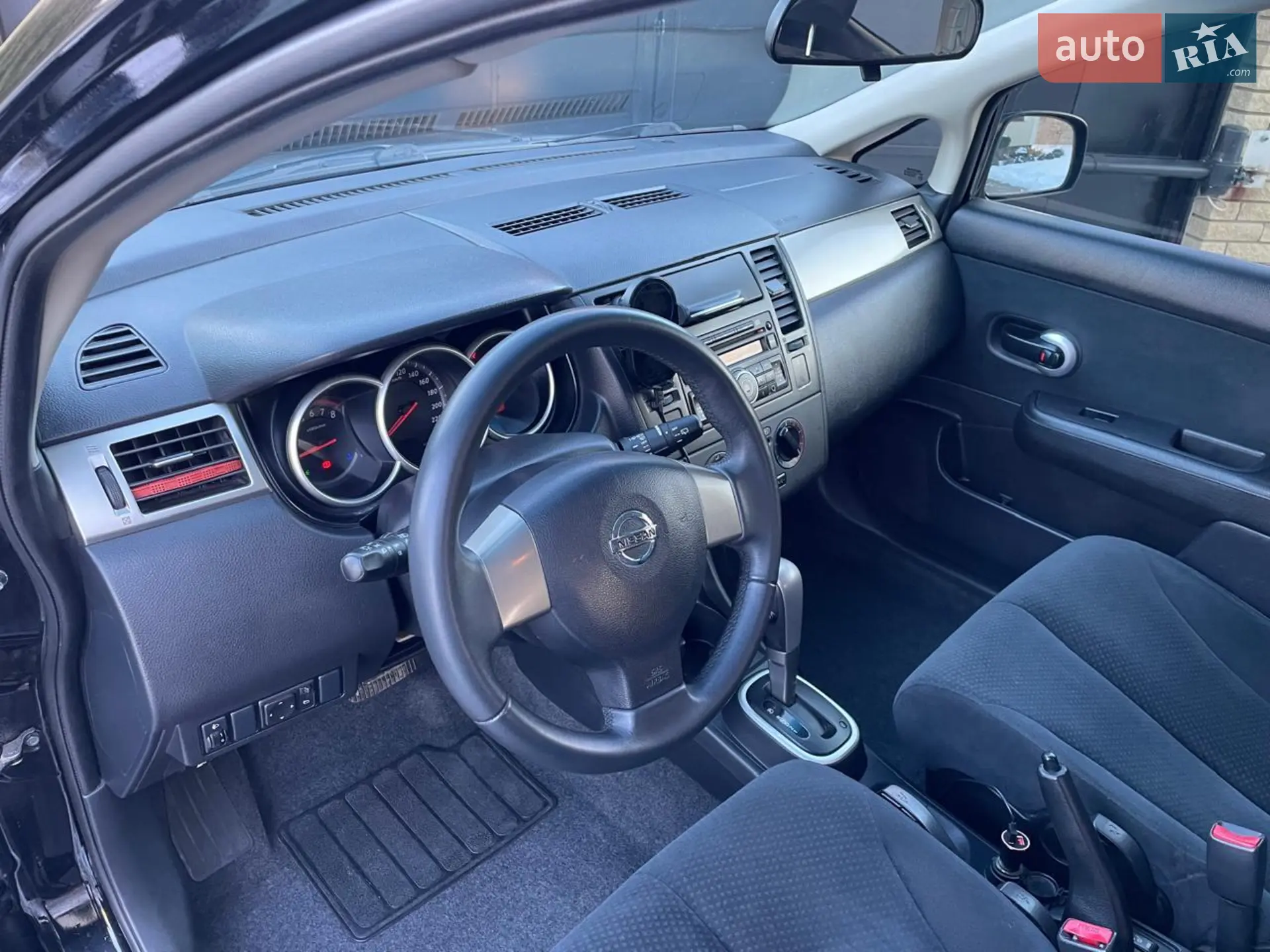 2011 Nissan Tiida - мініатюра 10