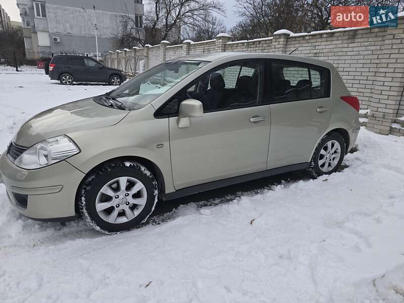 Хэтчбек Nissan TIIDA 2008 в Киеве фото 8 Хэтчбек Nissan TIIDA 2008 в Киеве