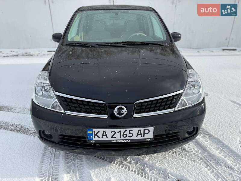 Седан Nissan TIIDA 2008 в Киеве