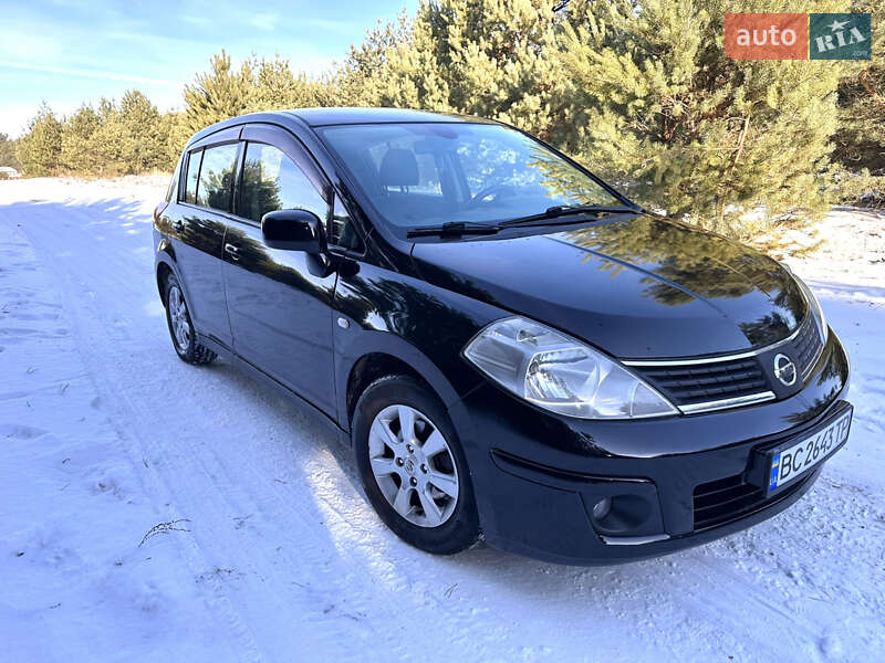 Nissan TIIDA 2009