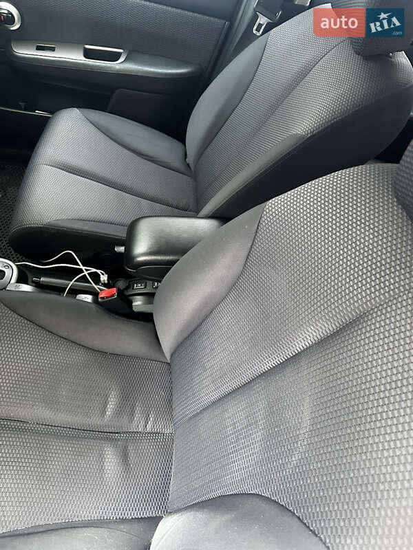 Седан Nissan TIIDA 2008 в Киеве фото 10 Седан Nissan TIIDA 2008 в Киеве