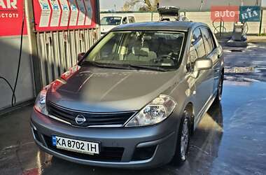 Седан Nissan TIIDA 2011 в Киеве
