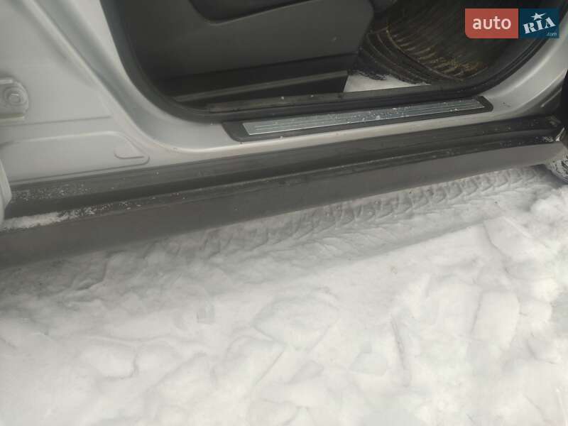 Хэтчбек Nissan TIIDA 2008 в Кропивницком