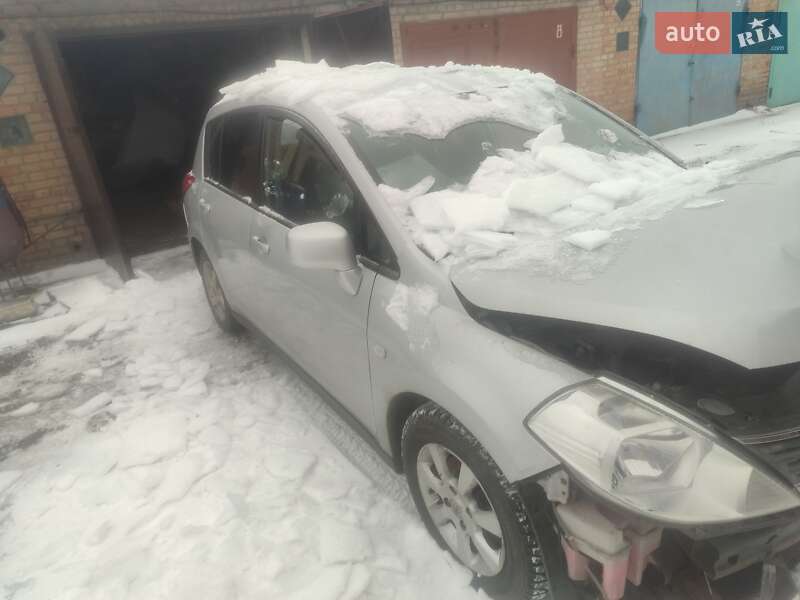 Хэтчбек Nissan TIIDA 2008 в Кропивницком