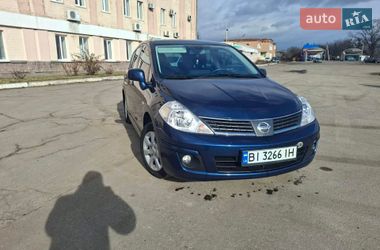 Хэтчбек Nissan TIIDA 2012 в Полтаве