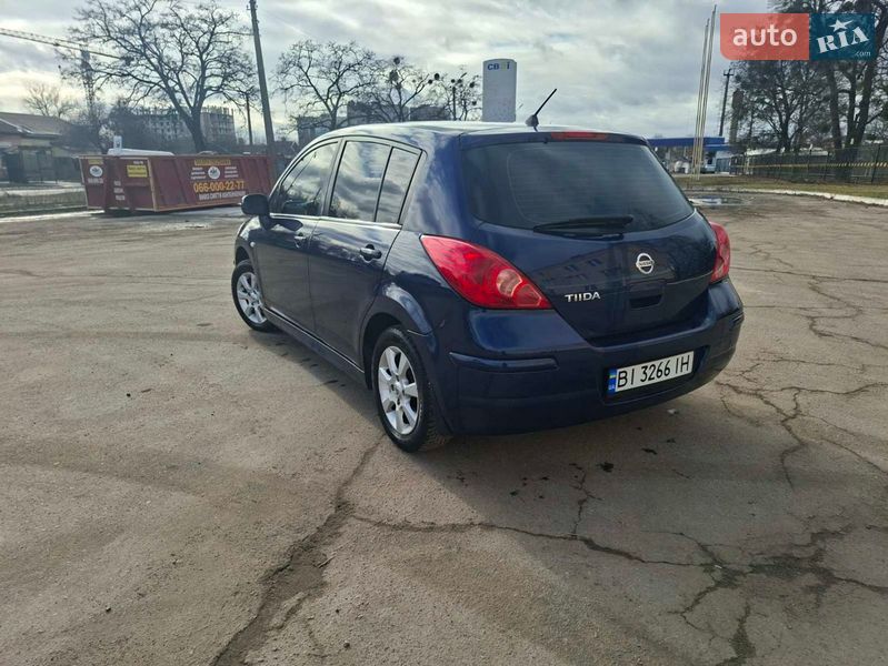 Хэтчбек Nissan TIIDA 2012 в Полтаве