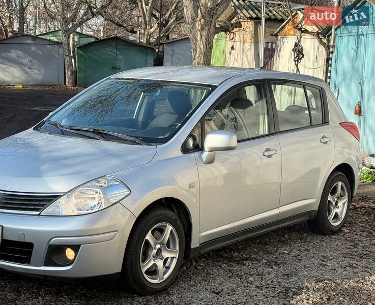 Хэтчбек Nissan TIIDA 2008 в Одессе