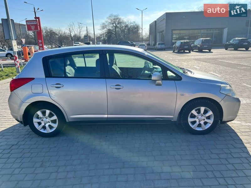 Хэтчбек Nissan TIIDA 2006 в Одессе