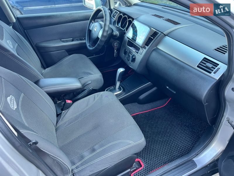 Хэтчбек Nissan TIIDA 2006 в Одессе