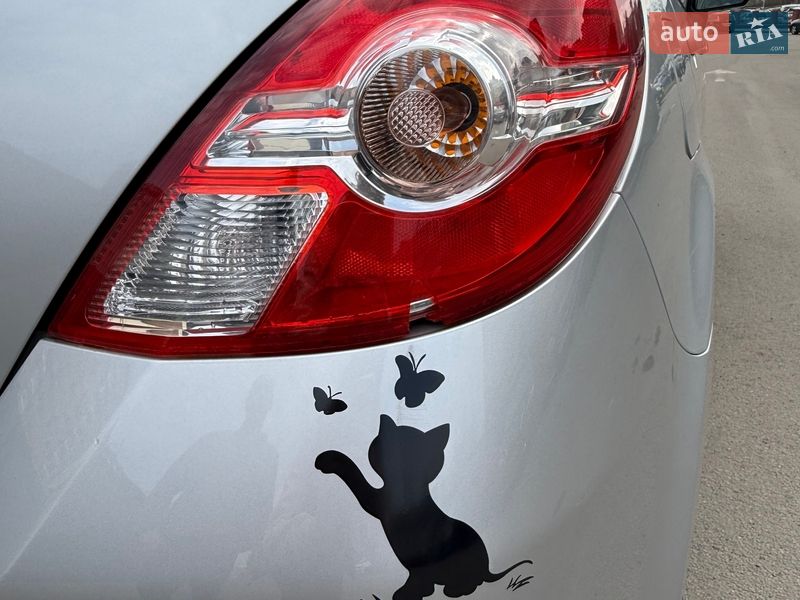 Хэтчбек Nissan TIIDA 2012 в Киеве