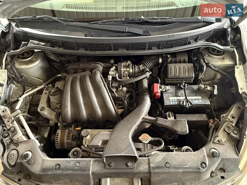 Хэтчбек Nissan TIIDA 2012 в Киеве