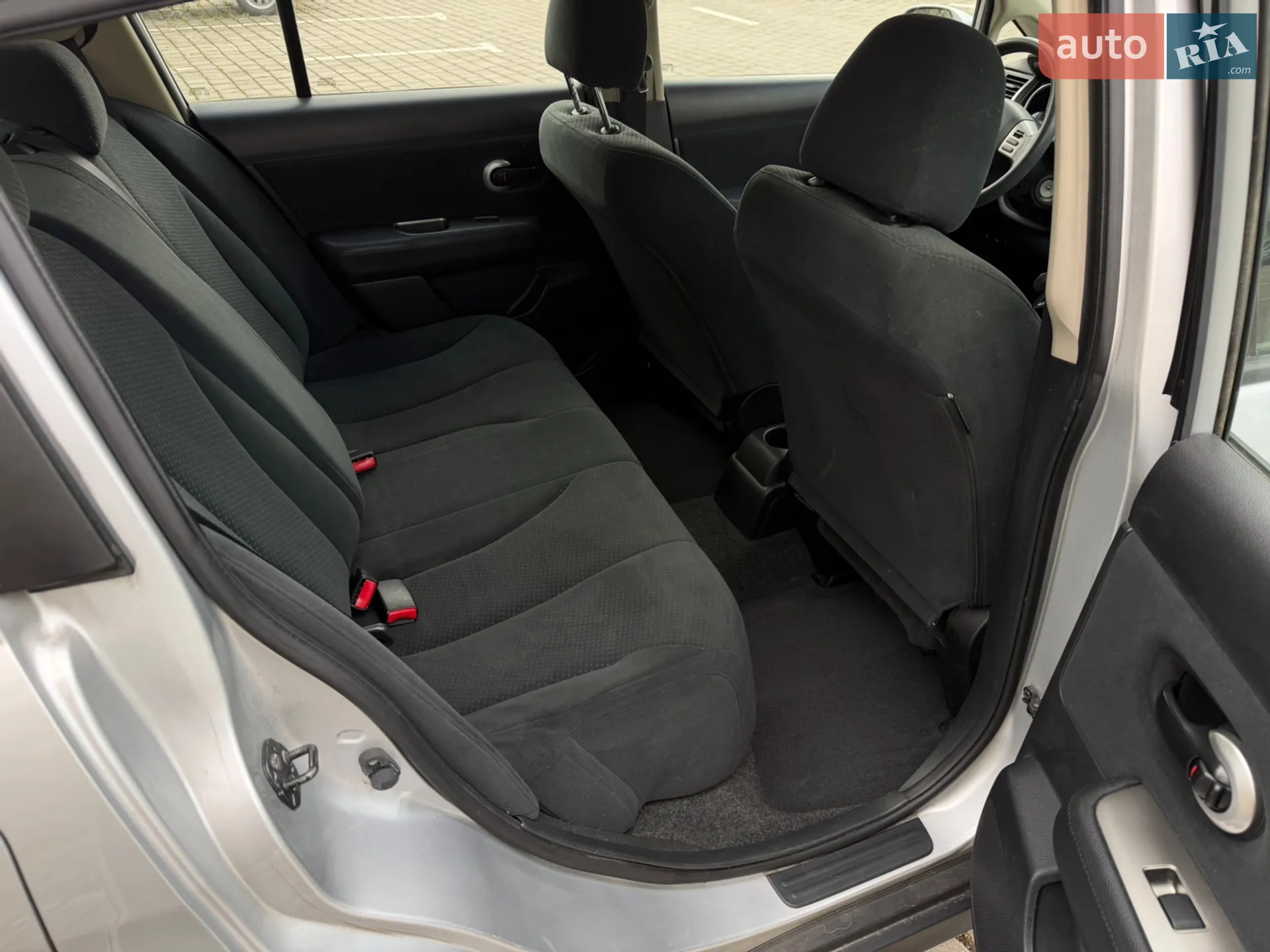 2010 Nissan Tiida - мініатюра 7