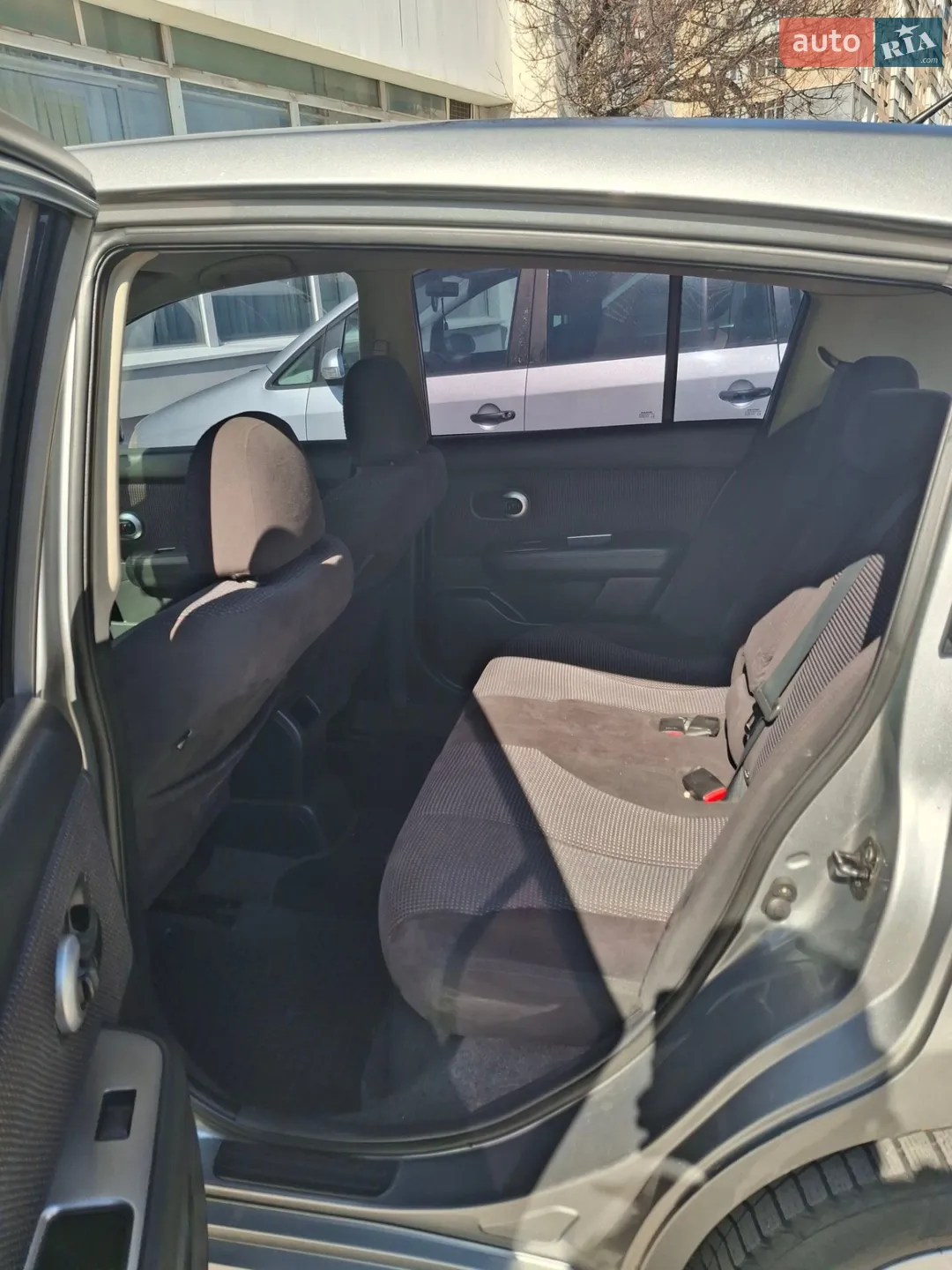 2011 Nissan Tiida - мініатюра 3
