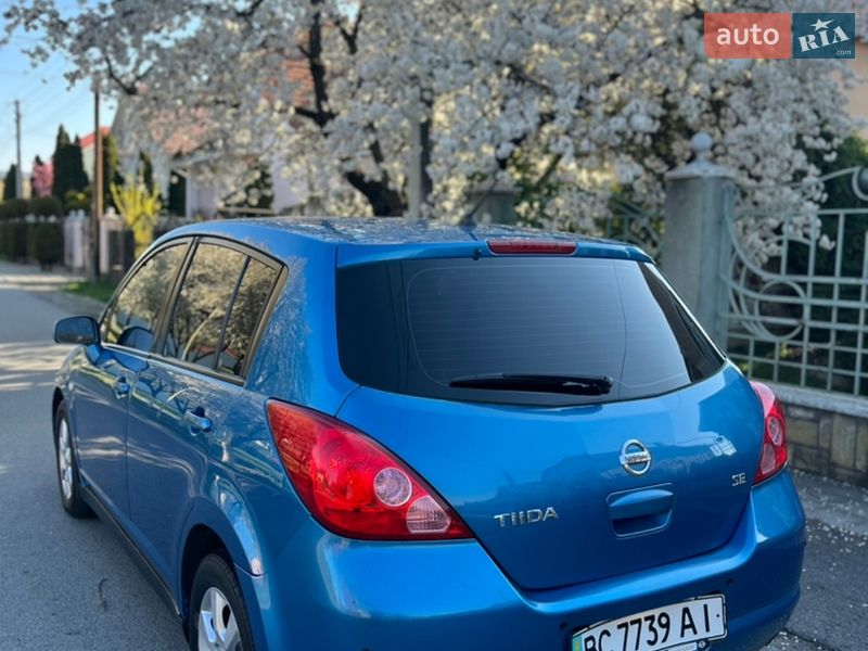 Nissan TIIDA 2008