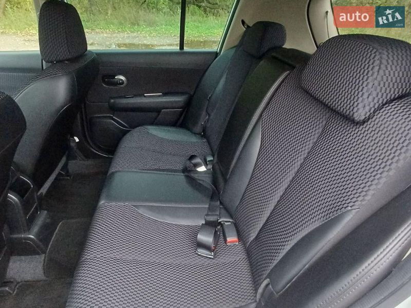 Хэтчбек Nissan TIIDA 2012 в Киеве фото 8 Хэтчбек Nissan TIIDA 2012 в Киеве