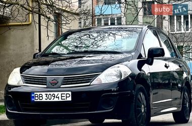 Седан Nissan TIIDA 2010 в Самборе