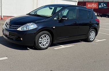 Хэтчбек Nissan TIIDA 2011 в Киеве