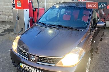 Хэтчбек Nissan TIIDA 2008 в Киеве