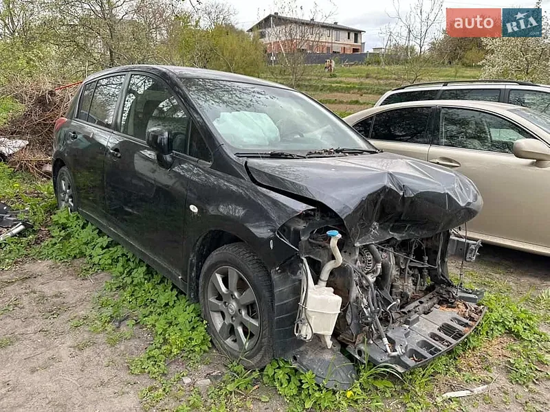 Nissan TIIDA 2008