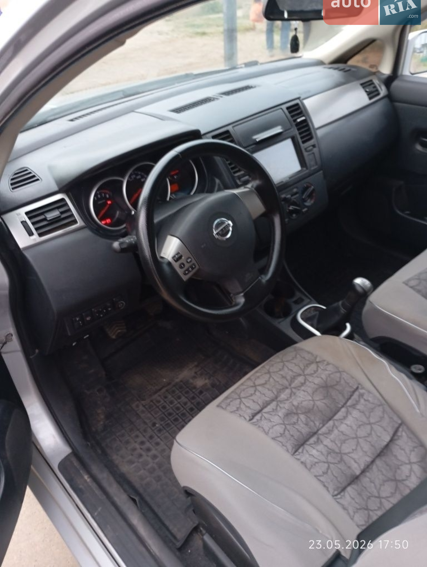 2010 Nissan Tiida - мініатюра 3