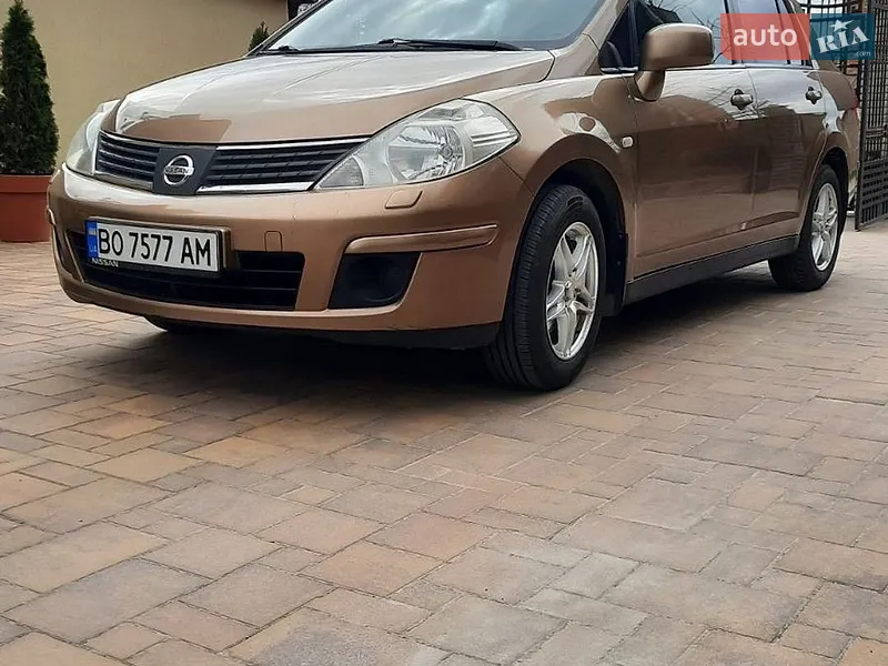 Nissan TIIDA 2008