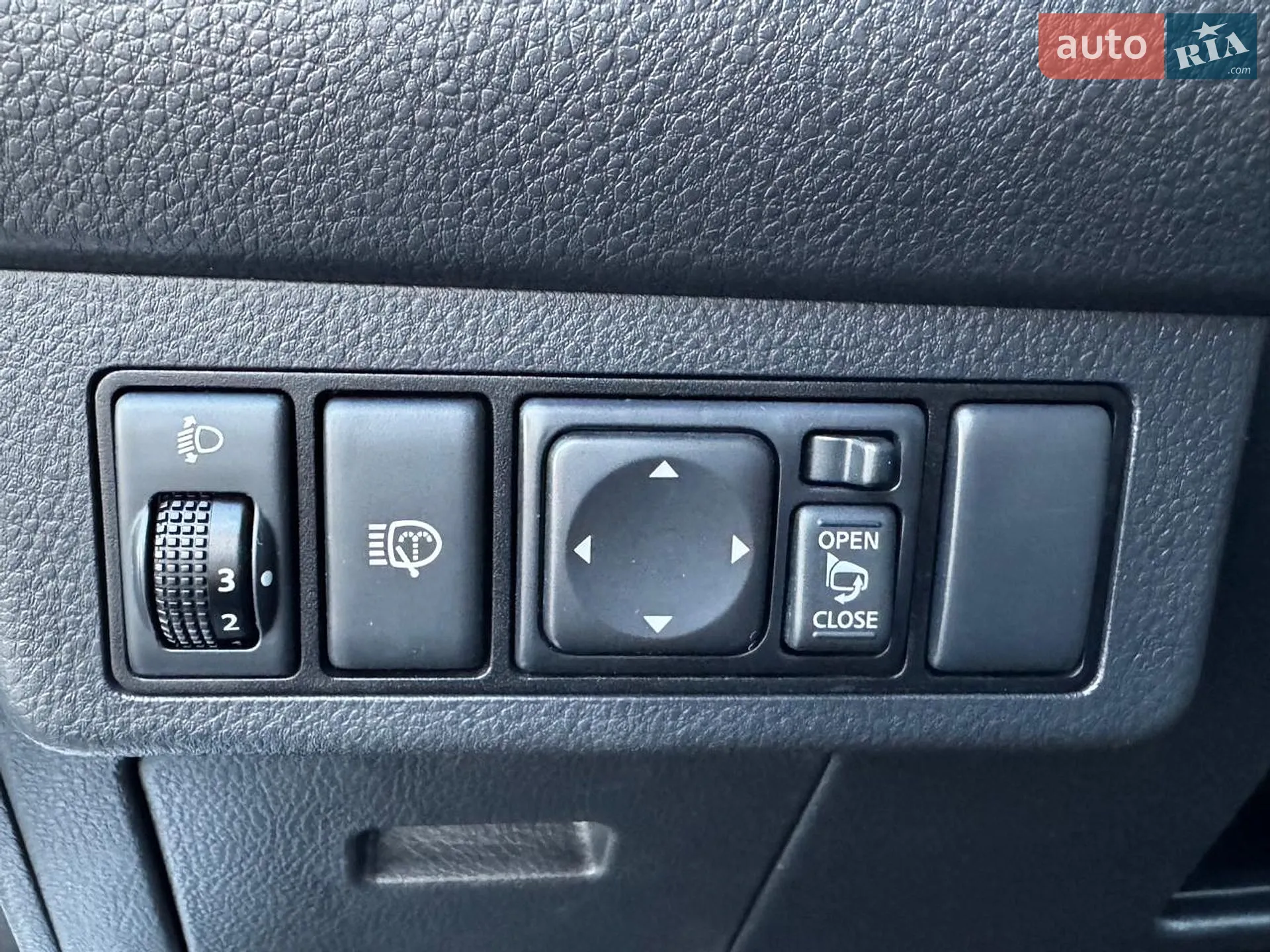 2012 Nissan Tiida - мініатюра 32