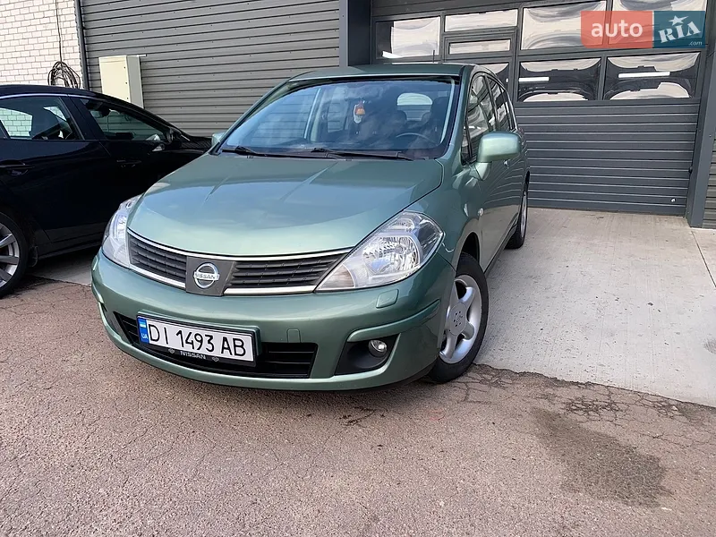 Nissan TIIDA 2008