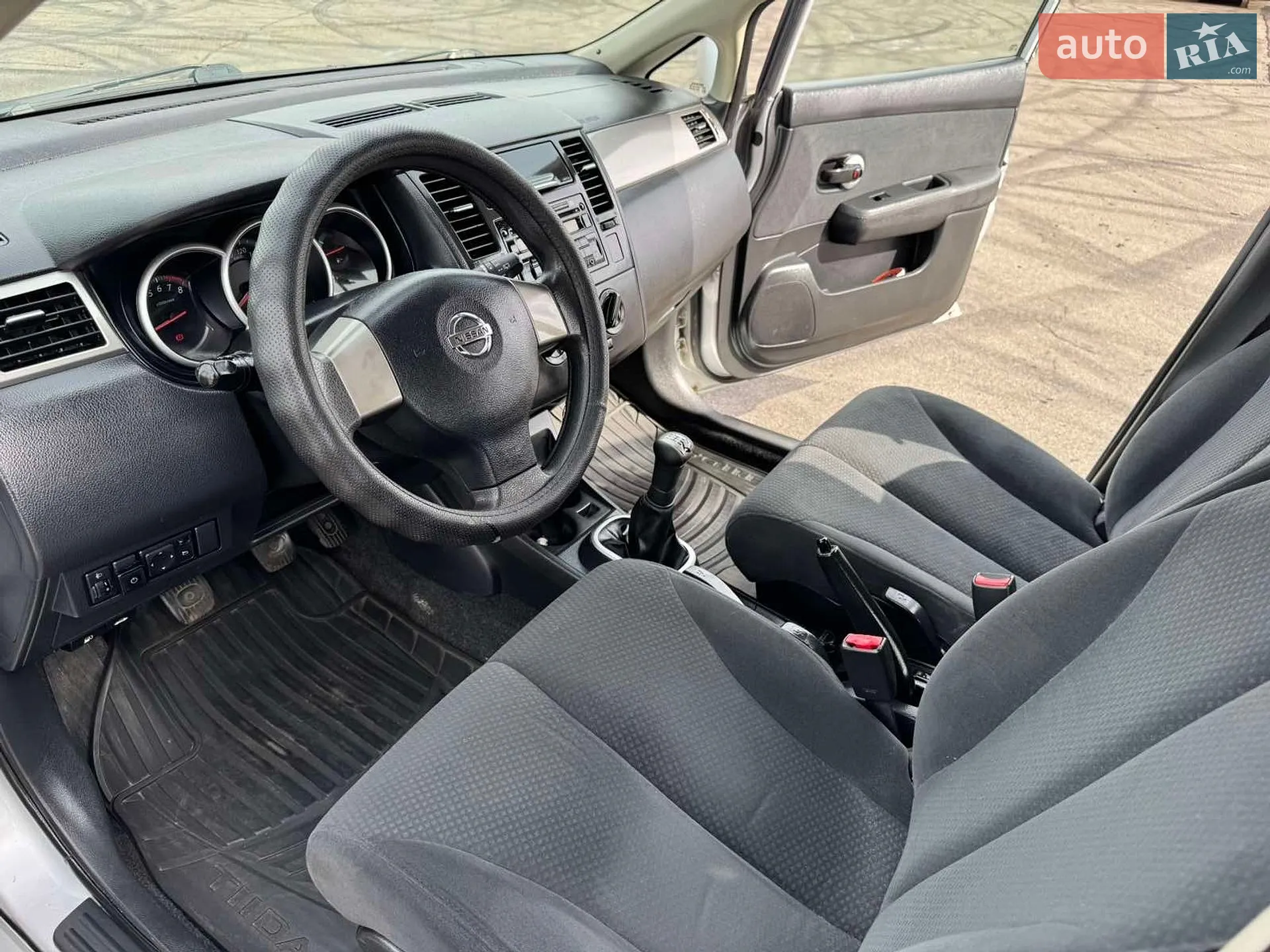 2013 Nissan Tiida - мініатюра 3