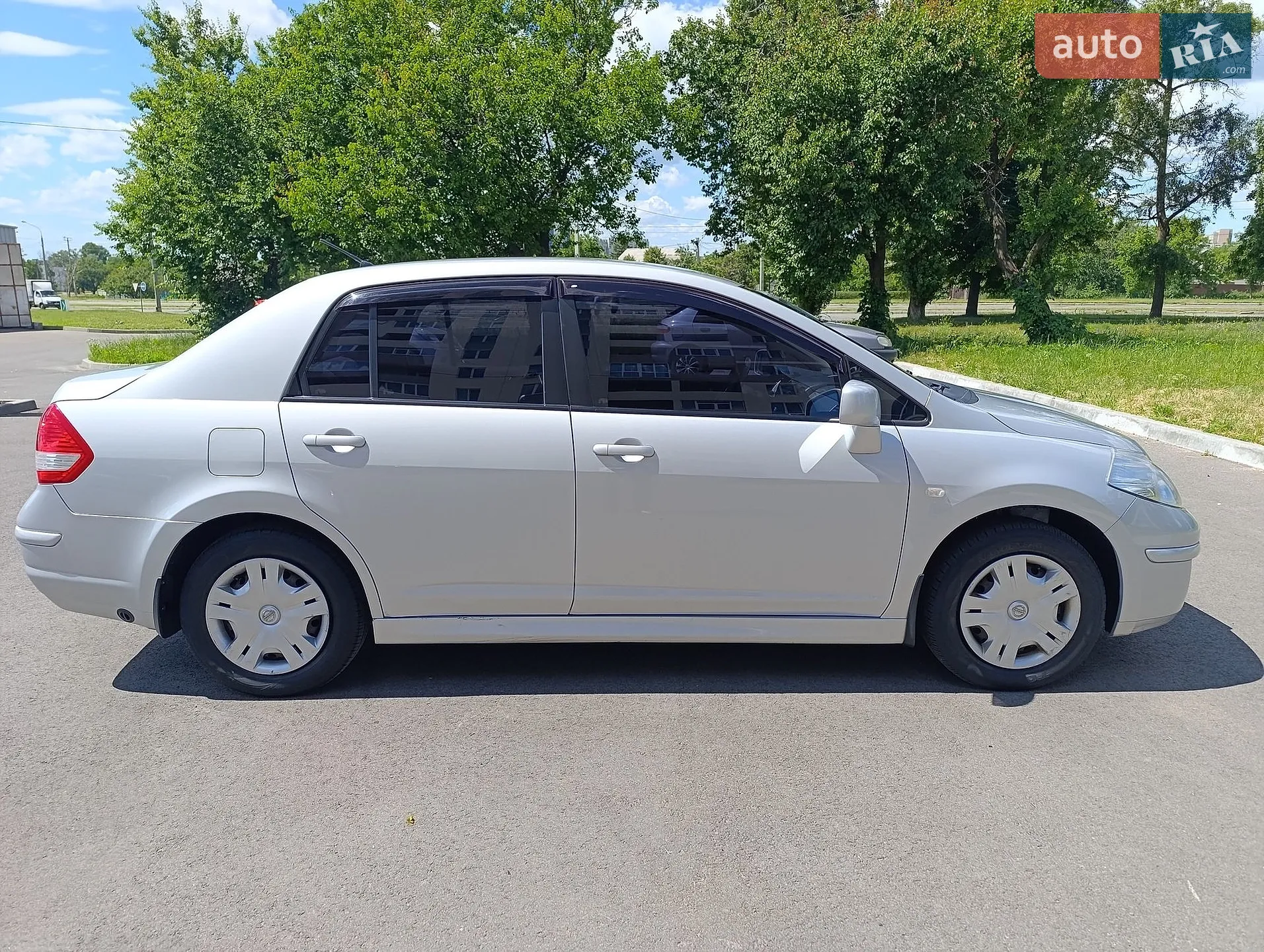 2011 Nissan Tiida - мініатюра 9