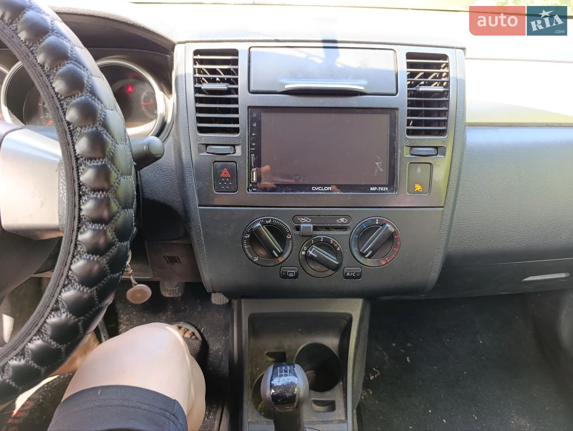 2010 Nissan Tiida - мініатюра 3