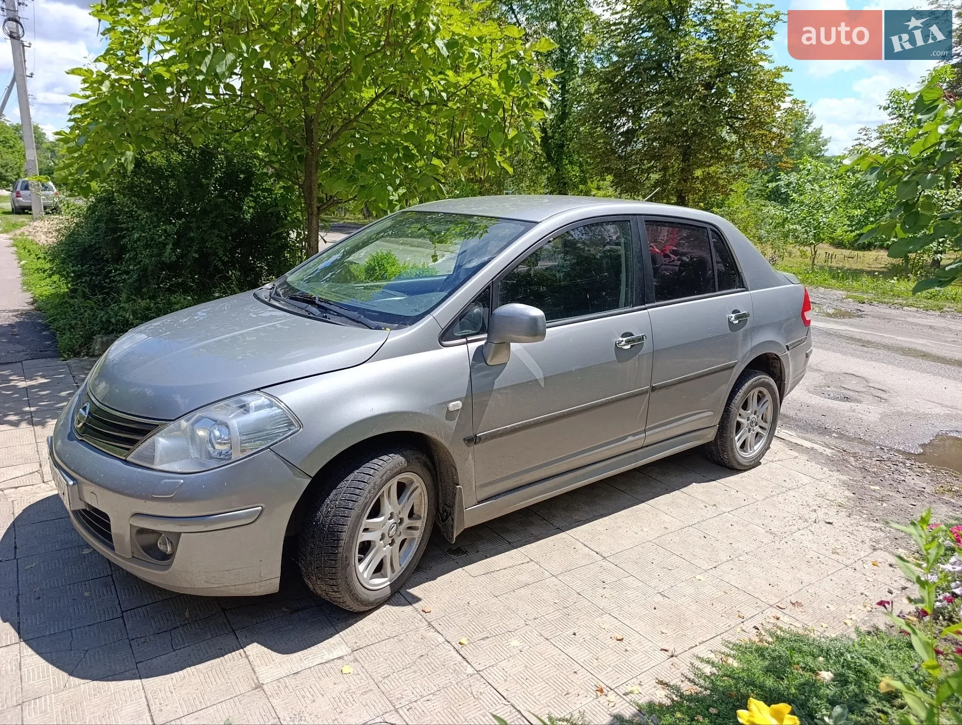 2010 Nissan Tiida - мініатюра 5