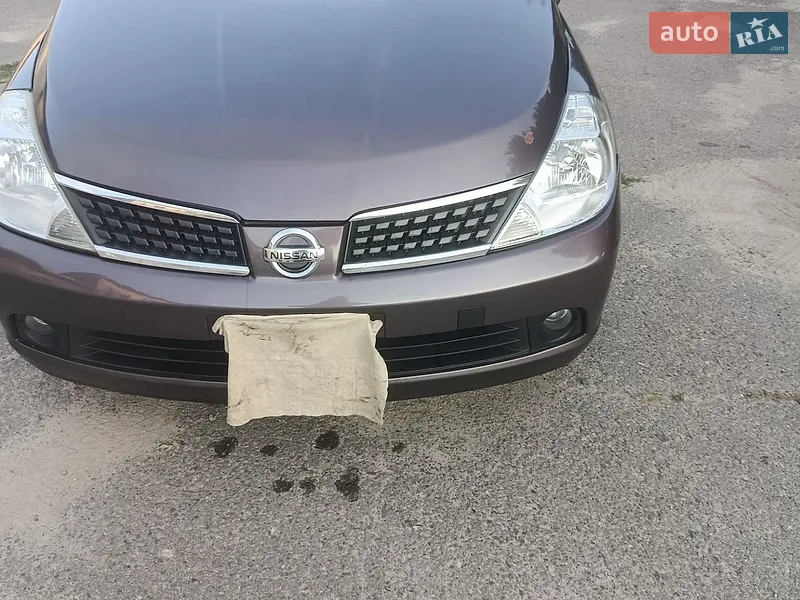 Nissan TIIDA