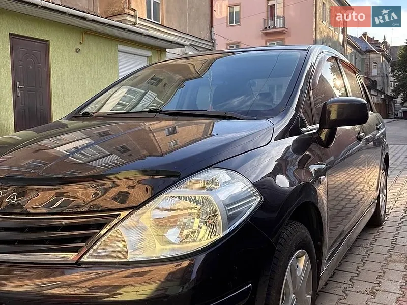 Nissan TIIDA