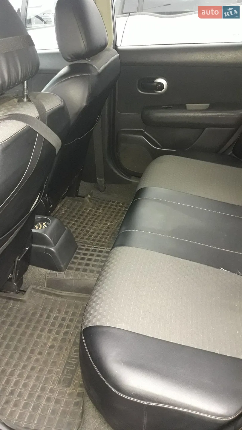 2010 Nissan Tiida - мініатюра 10