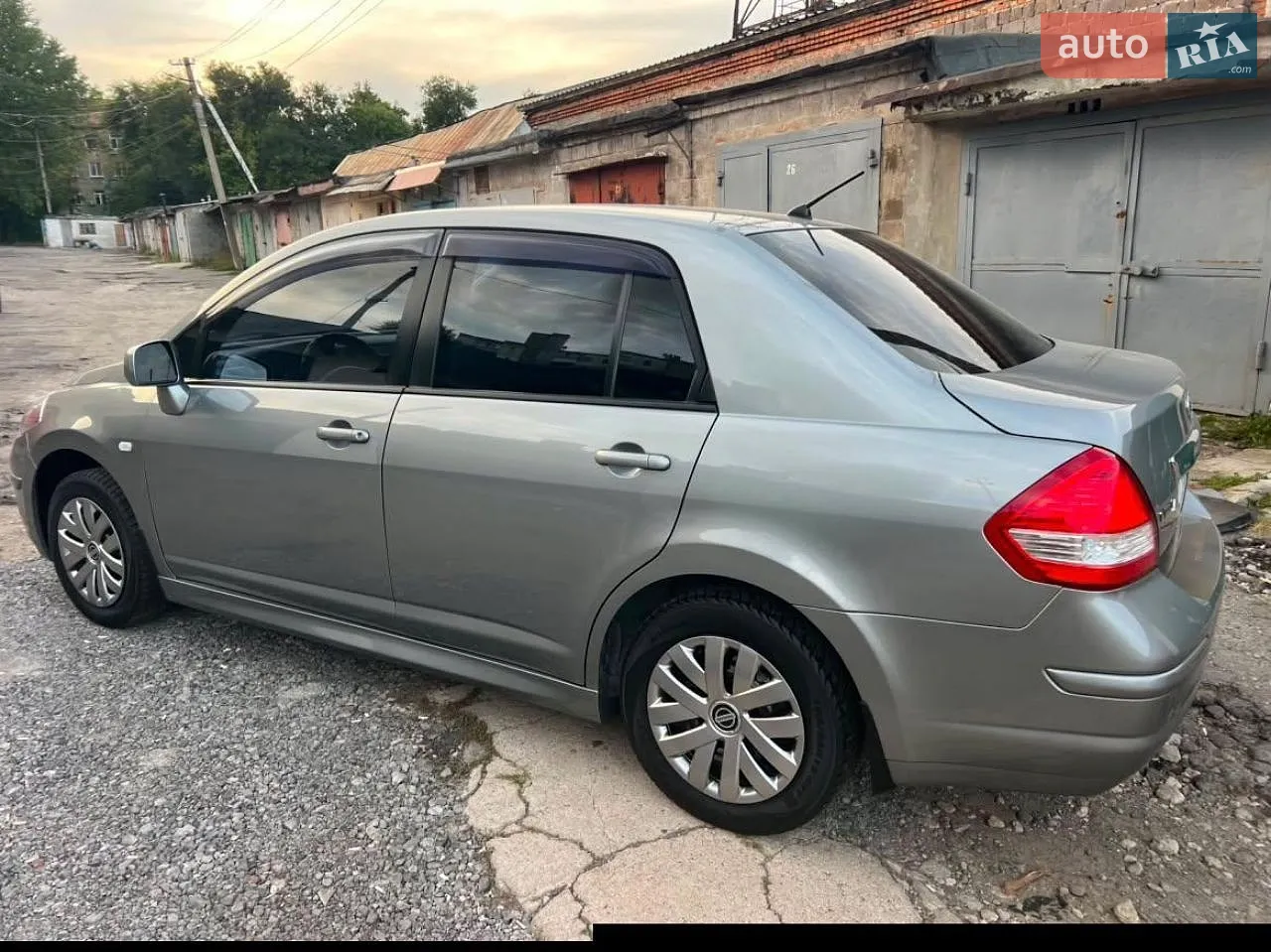 2010 Nissan Tiida - мініатюра 3
