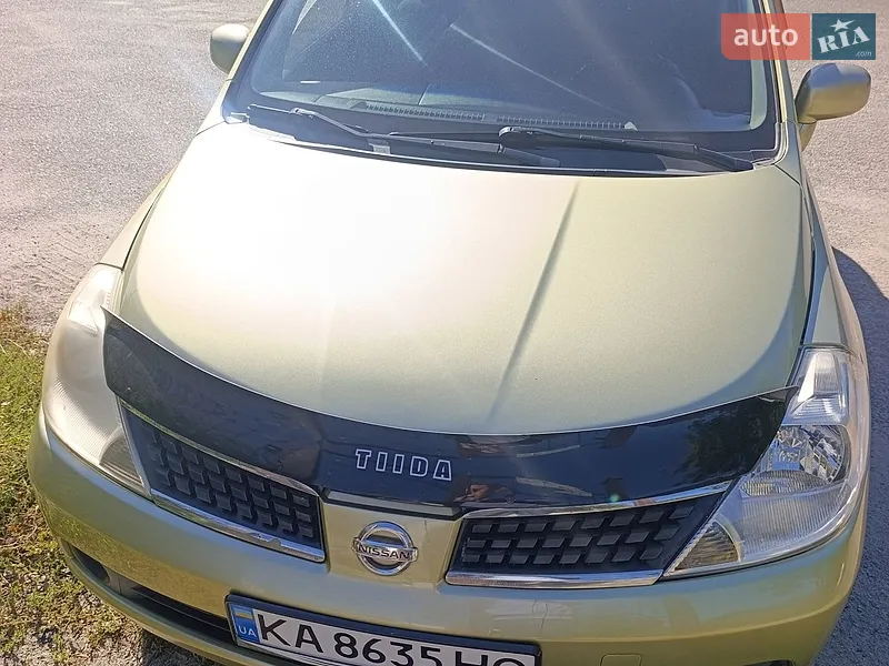 Nissan TIIDA