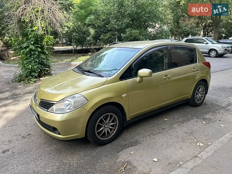 Nissan TIIDA 2008