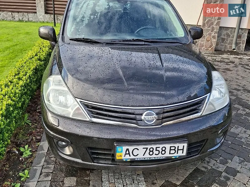 Nissan TIIDA