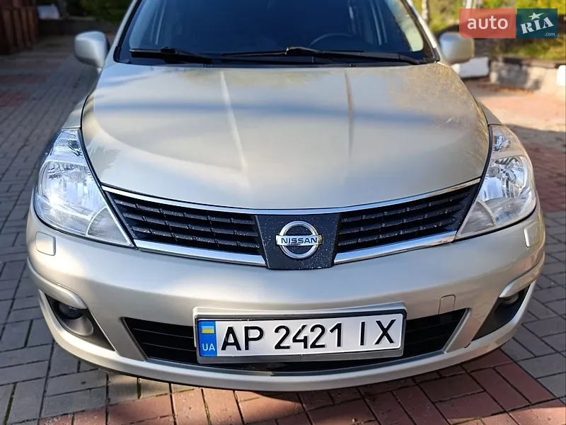 Nissan TIIDA