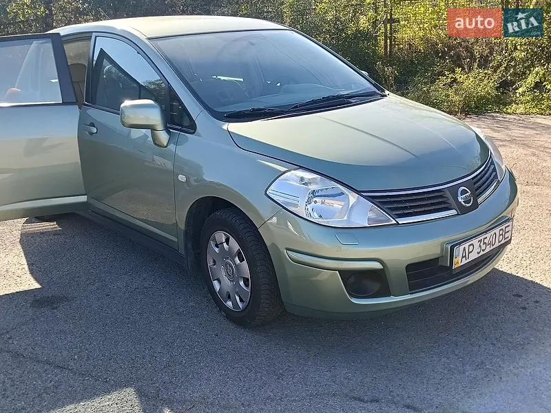 Nissan TIIDA