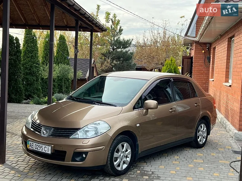 Nissan TIIDA