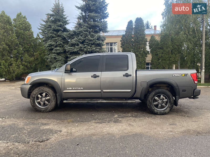 Пікап Nissan Titan 2014 в Томашполі