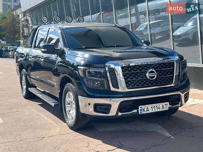 Nissan Titan 2018