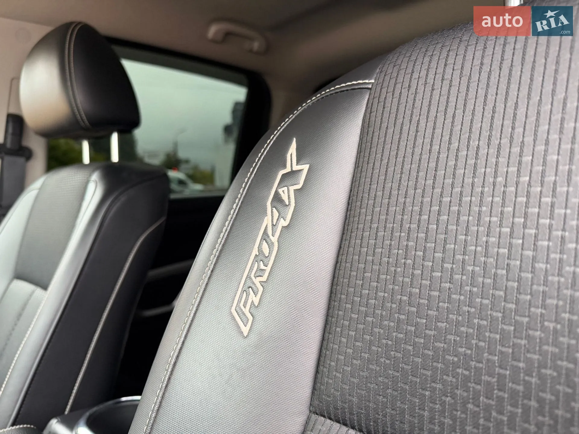 2016 Nissan Titan - мініатюра 14