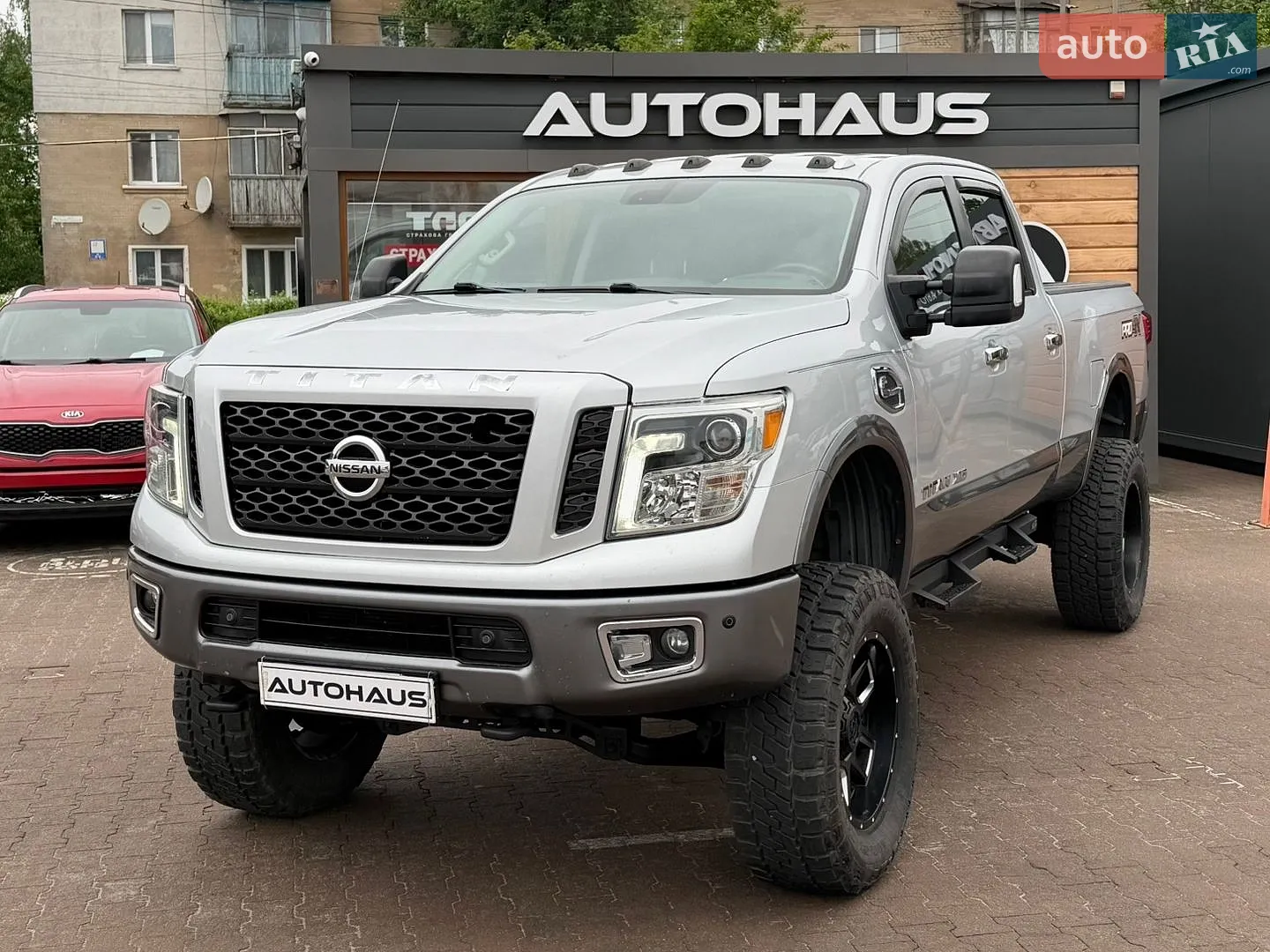 2017 Nissan Titan - мініатюра 3